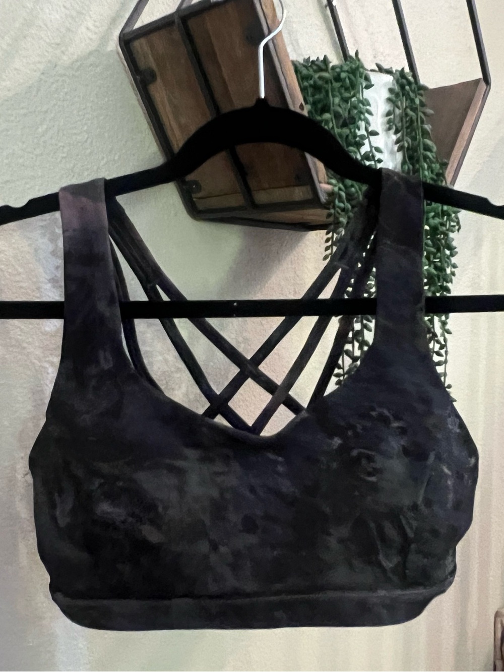 Lululemon Energy Strappy Back Sports Bra Size 6